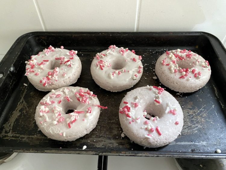 Donut bath bombs