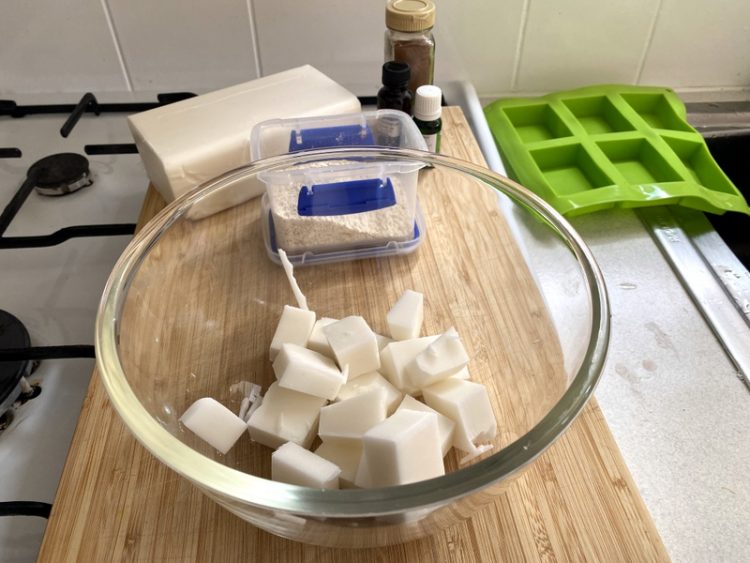 apple and cinnamon soap ingredients