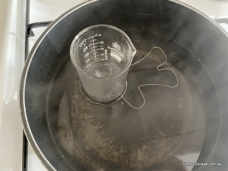Heating the Soothing Chamomile Eye Gel