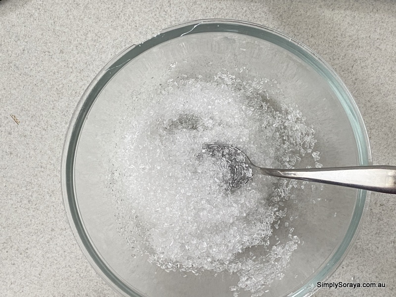 Mixing the baths salts