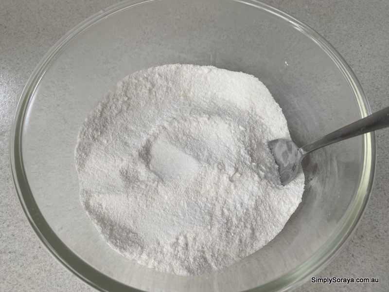 Mixing the washing powder ingredients